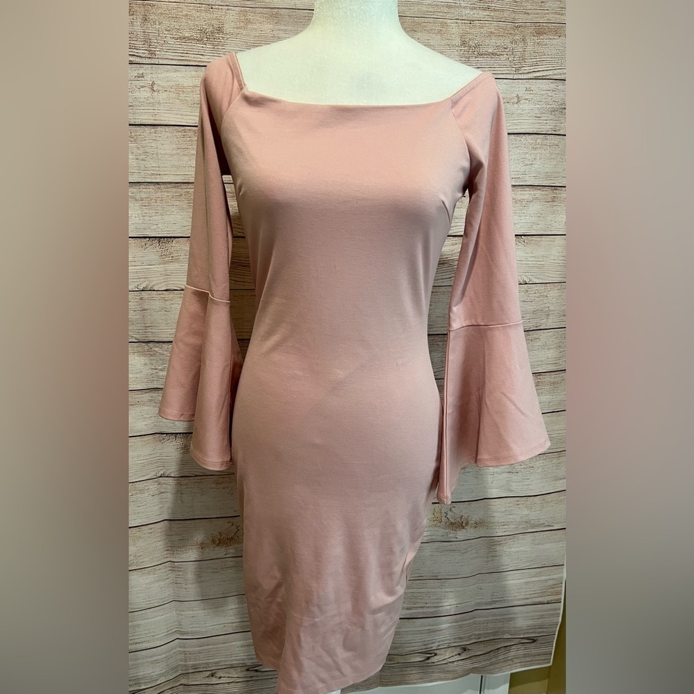 Lulus All She Wants Off-the-Shoulder Midi Dress size medium